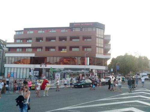 Hotel La Piazza Primorsko Rooms & Apartments