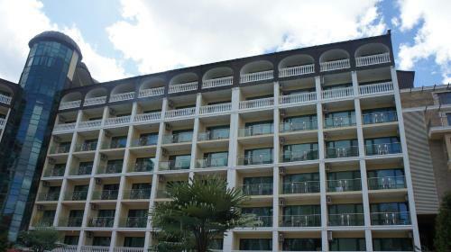 Miramar Front Beach Self Catering Apartments