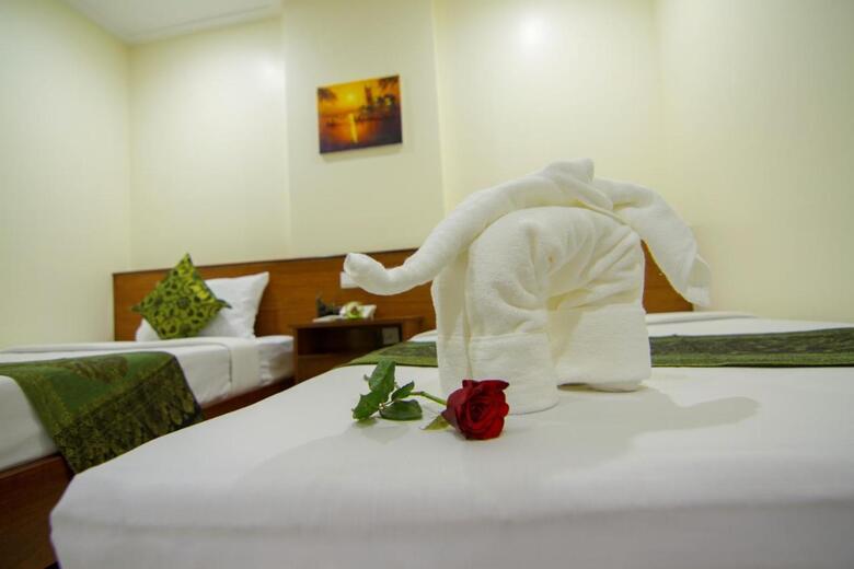 Rose Emerald Hotel