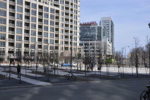 Modern Apartment & Private Parking