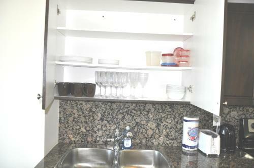 Modern Apartment & Private Parking