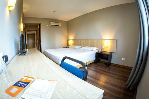 Hotel Campo Largo Express