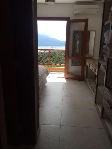 Ocean View Em Holiday Home