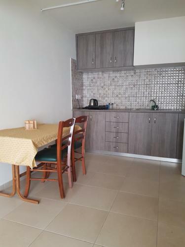 Eleni Apartments