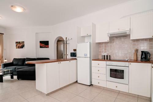 Artemis Maria Apartment