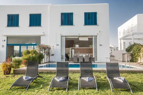 Leana Front Line Villa