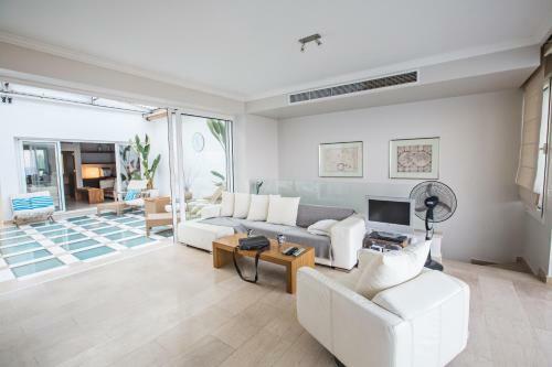 Leana Front Line Villa