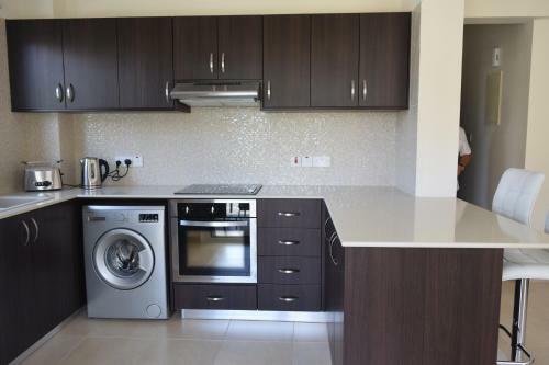 Zephyros Apartment