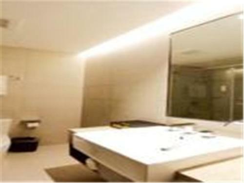 Hotel Home Inn Ji'nan Bayi Overpass