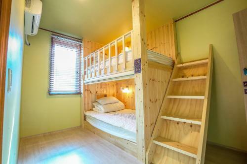 Hostal Gangneung Baugil Guesthouse