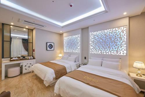 Dubai Hotel