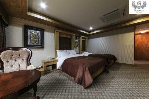 Gunsan River Hill Tourist Hotel