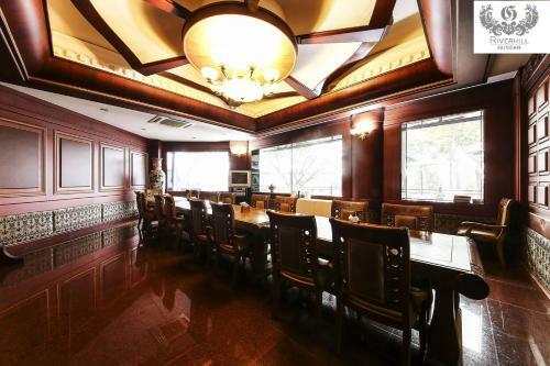 Gunsan River Hill Tourist Hotel