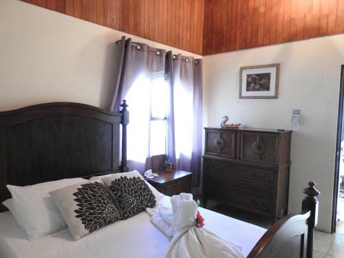 Hostal Rio Celeste Backpackers