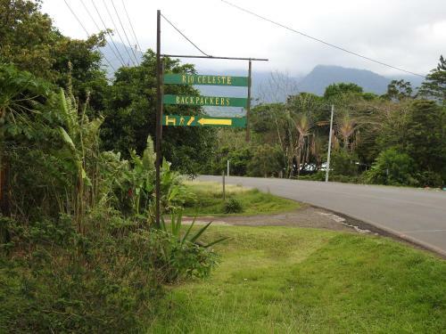 Hostal Rio Celeste Backpackers