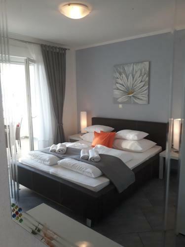 Hostal Garfild Guest House