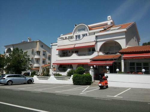 Hostal Garfild Guest House