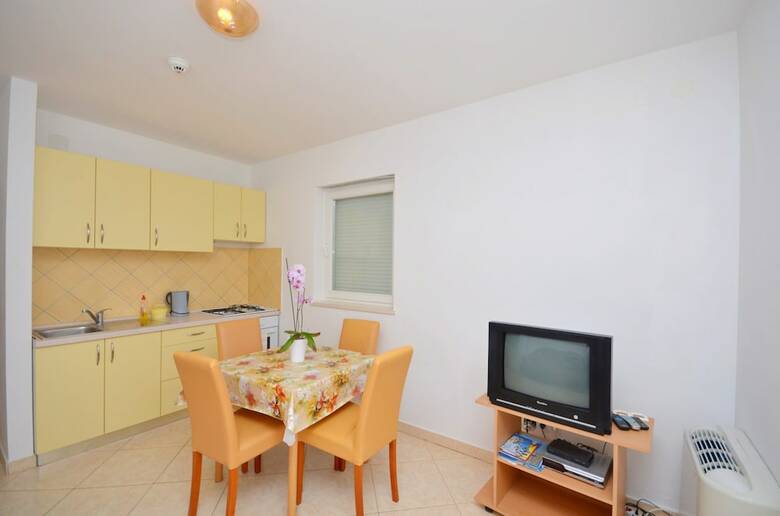 Apartments Miroslav