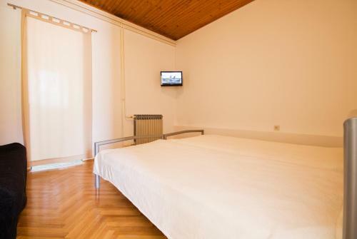 Apartments Nec