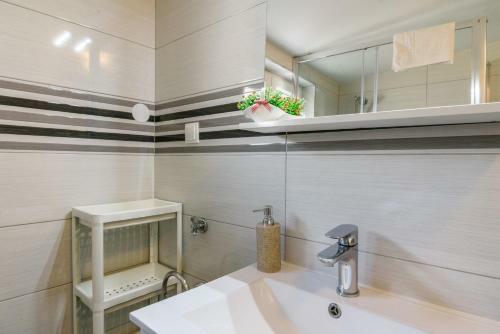 La Bodega Apartments