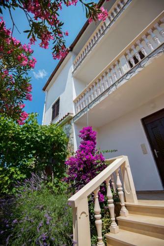 Apartments Petr?ane Welcome