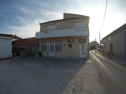 Apartments Suzy Sukosan