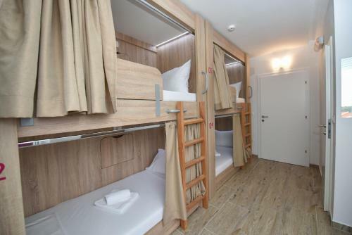 Hostel Zr?e