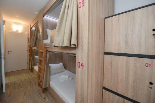 Hostel Zr?e