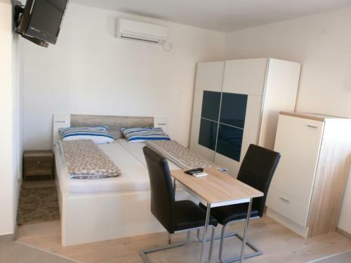 Apartments Bora