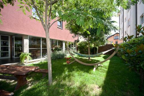 Ravnice Youth Hostel