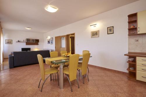 Apartments Renato