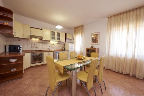 Apartments Renato
