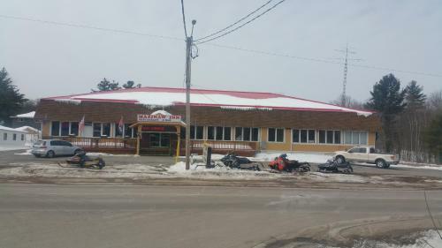 Mazinaw Inn Motel
