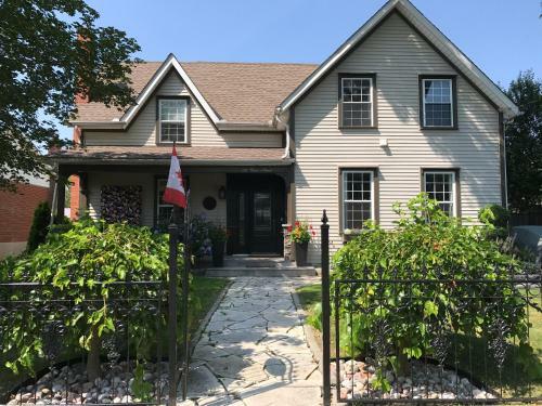 Twin Maples Bed And Breakfast