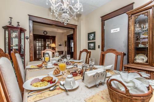 Ambiance By The Falls B&B