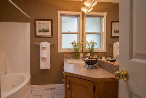 Bed & Breakfast E'laysa Guesthouse And Vineyard Retreat