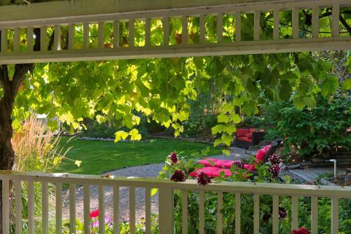 Bed & Breakfast E'laysa Guesthouse And Vineyard Retreat