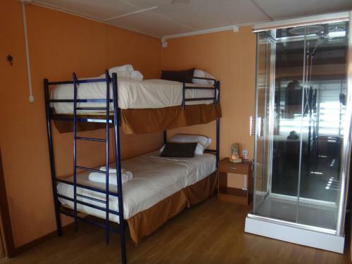 Hostal Queltehue Lodge