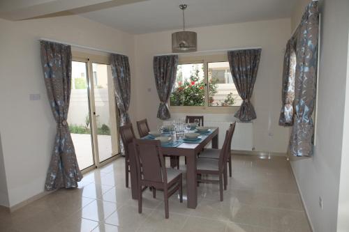 Anthorina Villa 13