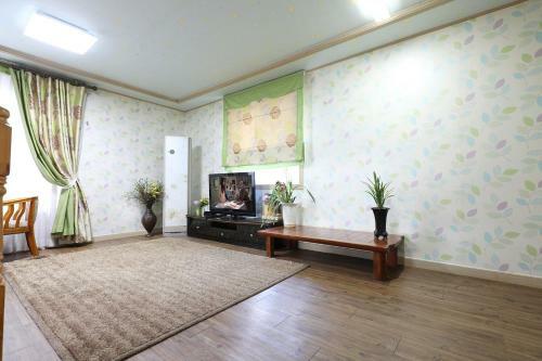Yeowoogneul Pension