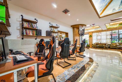 Zhangjiajie Exotic Style Hotel