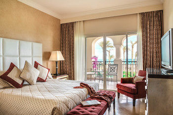 Hotel Jaz Almaza Beach