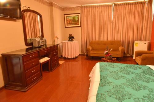 Hotel Makroz
