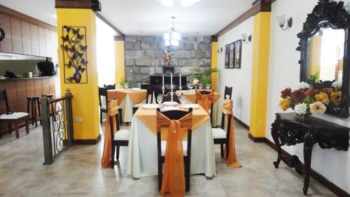 El Cardenal Hotel