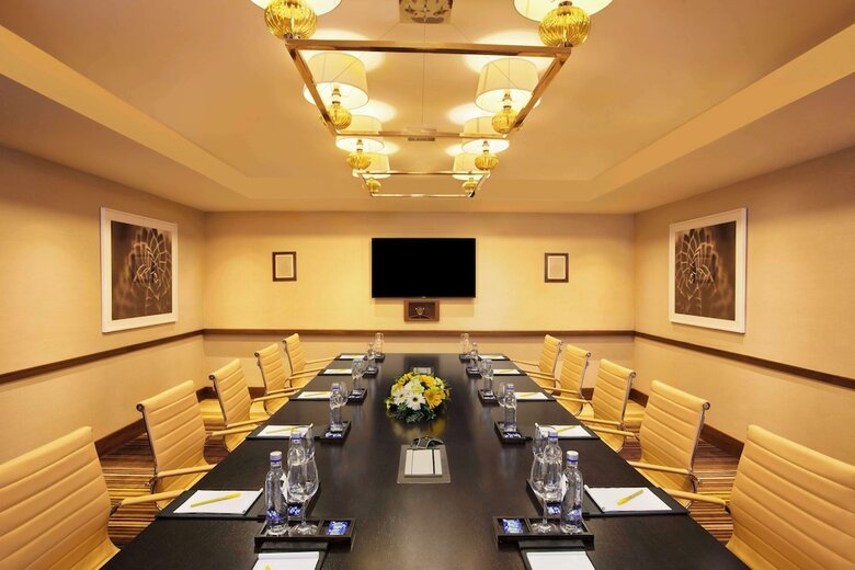 Hotel Muthoot Plaza