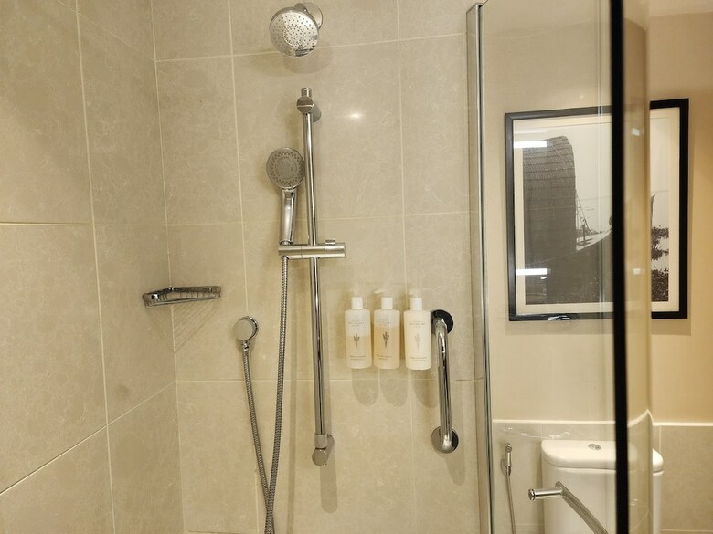 Hotel Muthoot Plaza
