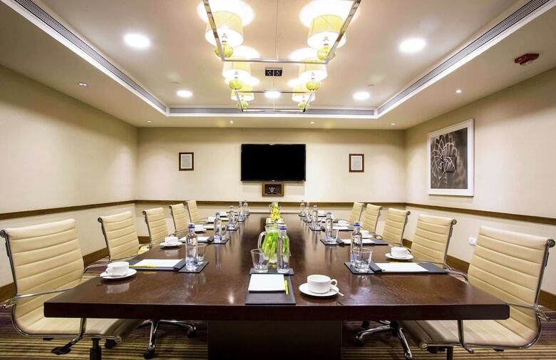 Hotel Muthoot Plaza