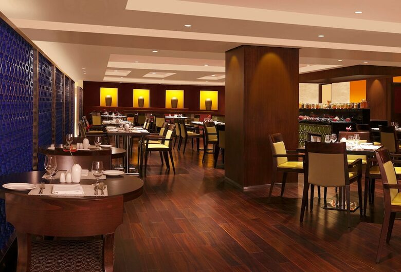 Hotel Muthoot Plaza