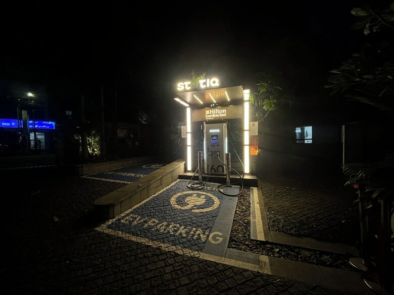Hotel Muthoot Plaza