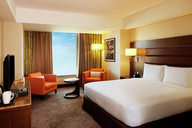 Hotel Muthoot Plaza